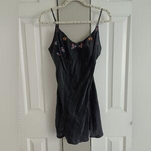 Vintage Victoria's Secret Slip with embroidered flowers and butterflies 🦋